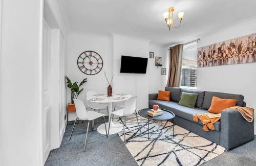 Ipswich House | Wherstead Rd House By Homestyles Hosts Short Lets & Serviced Accommodation Suffolk With Free Parking
