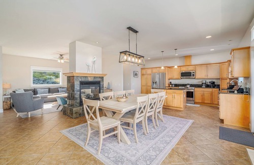 Coupeville House | Whidbey Island No-Bank Waterfront Beach House