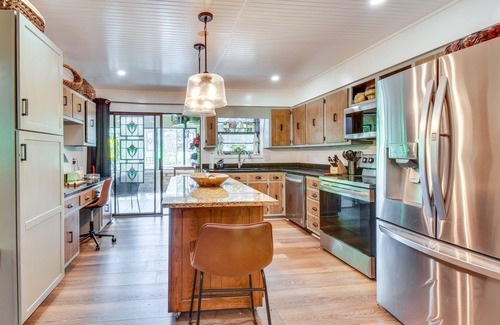 Athens House | Whimsical Athens Home - 3 Mi to Sanford Stadium