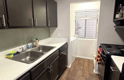 South Lamar House | Whimsical downtown Austin townhome nestled in the trees, but centrally located