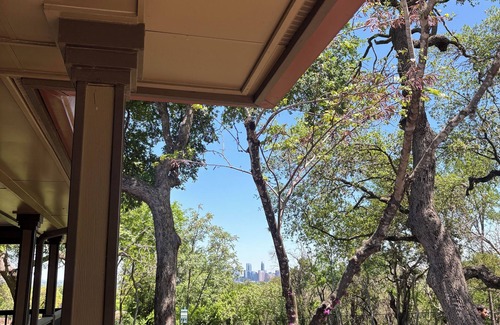 South Lamar House | Whimsical downtown Austin townhome nestled in the trees, but centrally located