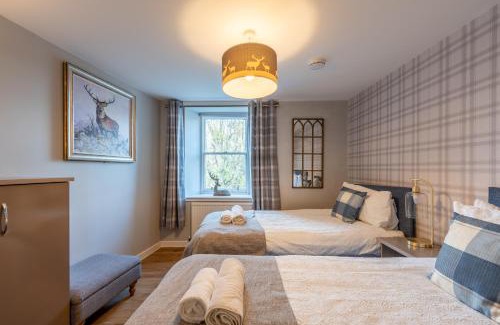 Falkland House | Whinstone Holiday Home in Falkland - Sleeps 8