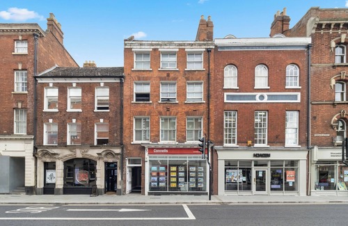 Worcester Apartment | WhiskAwayStays Foregate Street Apartment 1
