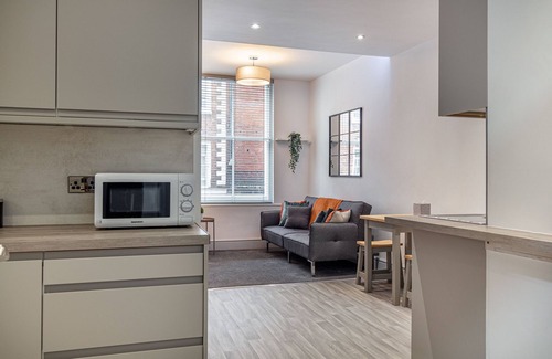 Worcester Apartment | WhiskAwayStays Foregate Street Apartment 2