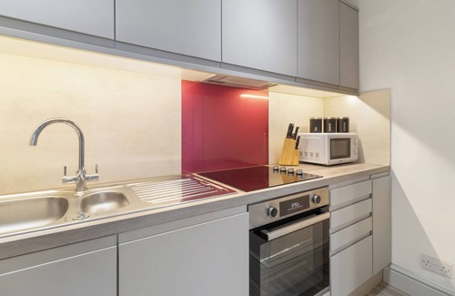 Worcester Apartment | WhiskAwayStays Foregate Street Apartment 4