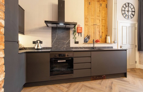 Worcester Apartment | WhiskAwayStays Shaw Mews Apartment 3