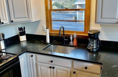 Front Royal Cabin | Whiskey Hill Cabin a Mountain escape in Virginia Wine country.