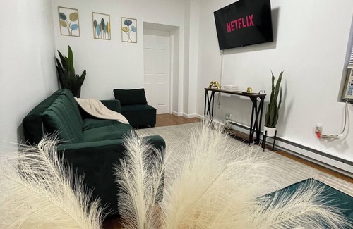 Downtown Newark Apartment | Whisper City Love A 30 min Electrifying Escape near NYC's Pulsating heart!