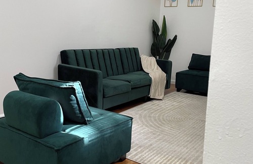 Downtown Newark Apartment | Whisper City Love A 30 min Electrifying Escape near NYC's Pulsating heart!