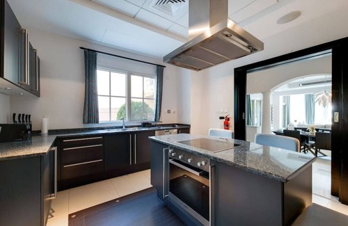 Dubai Apartment | Whispering Pines - Exquisite Three Bedroom Villa