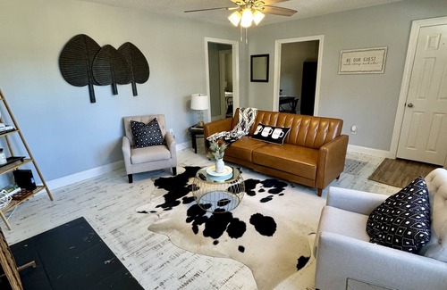 Easley House | Whispering Meadow Cottage