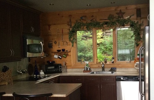 Trent Lakes Cottage | Whispering Pines