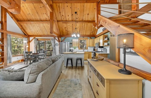 Rimrock Apartment | Whispering Pines Cabin