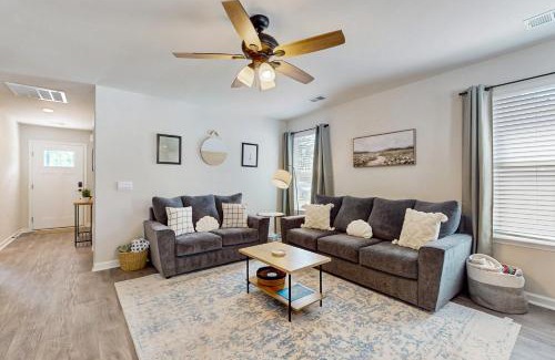 Ocean Isle Beach House | Whispering Waves Retreat