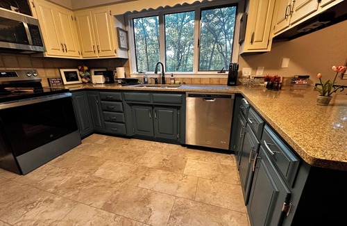 Easley House | Whispering Woods Hideaway ~ Large Home ~ 85 in TV