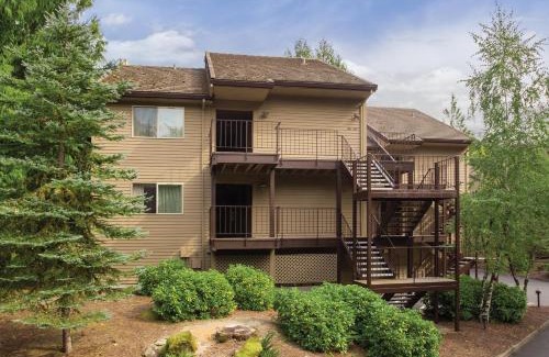 Welches Hotel | Whispering Woods Resort