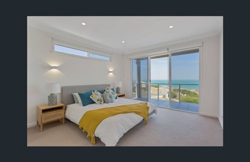 Port Elliot House | "Whitby" House by the Sea