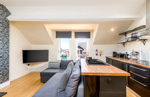 West Cliff Apartment | Whitby On The Hill,5mins To the Beach,Pets Welcome