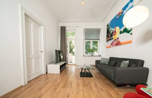 Friedrichstadt Condo | WHITE 60 SQM Apartment | Central | Balcony | Fair