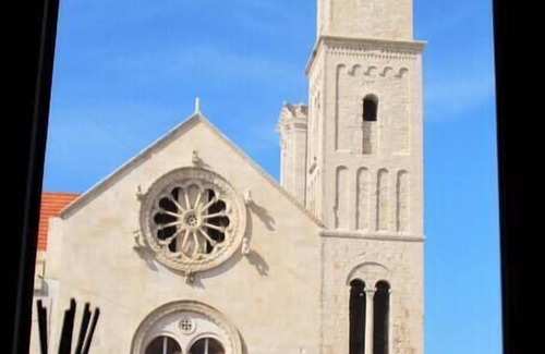 Giovinazzo Apartment | White arc house apt