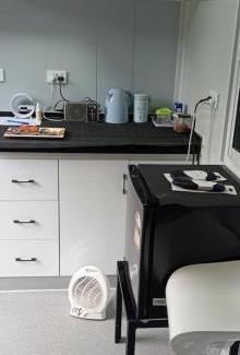 Tauranga Apartment | White cabin