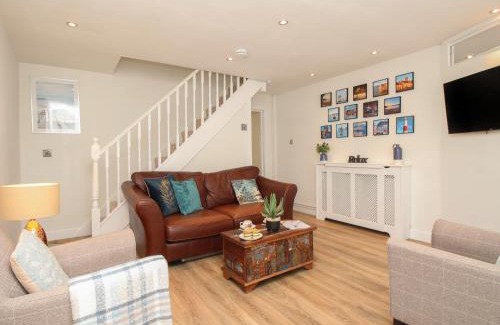 Bere Regis House | White Cottage