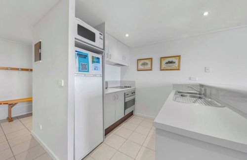 Hotham Heights House | White Crystal 209- ski-in ski-out