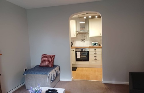 Dunstable Apartment | White Door Malt-Huku Kwetu (Dunstable)