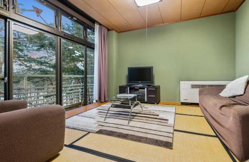 Echo Land Hotel | White Horse Hotel