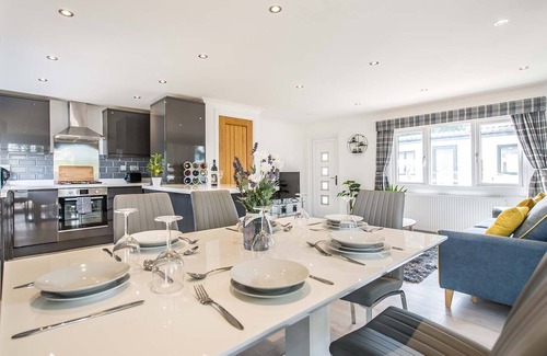 Lincoln Cottage | White Horse Lux Lincoln 31 - a lux lodge that sleeps 6 guests in 2 bedrooms