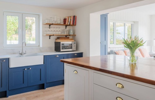 Salcombe Cottage | White Horses - a large dog friendly home overlooking South and North Sands beaches in Salcombe