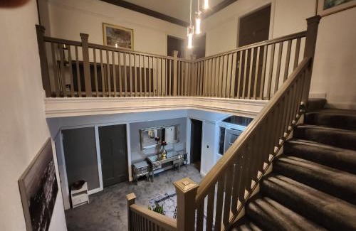 Trafford House | White House