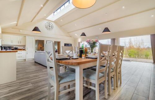 Halesworth House | White House Lodges - Napier