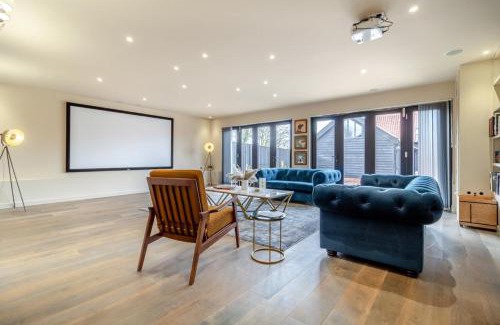 Halesworth House | White House Lodges - Napier