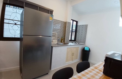 Kathu House | White House With 2bedrooms plus 1 bathroom sharing Near Phuket Kathu Waterfall