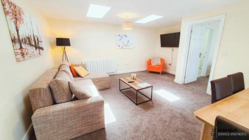 Stroud Apartment | White Jasmine In Stroud