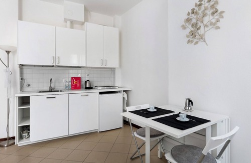 Historic Center Apartment | White Leaves Studio by Wonderful Italy