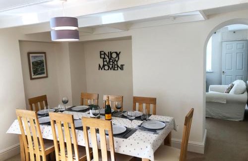 Aberporth House | White Lion Aberporth