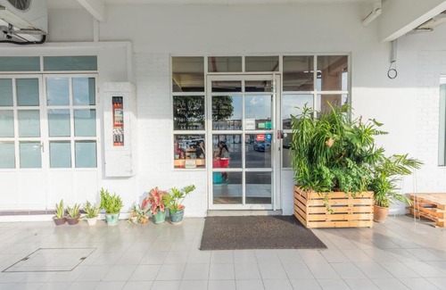 Malim Jaya Hotel | White Loft Hotel