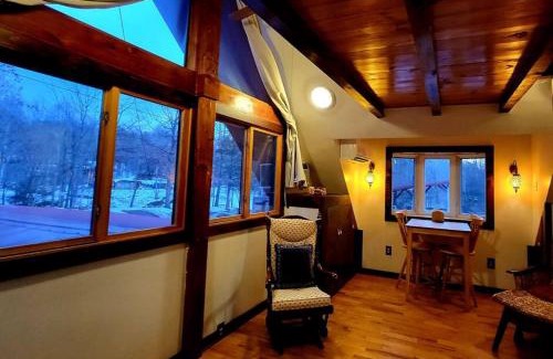 Stanardsville Apartment | White Lotus Suite