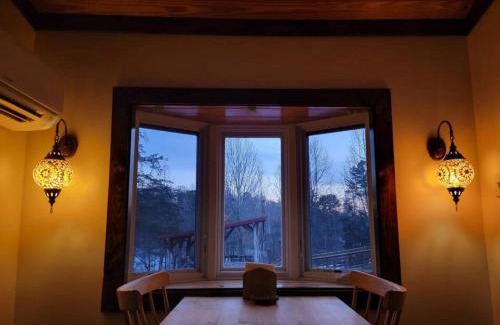 Stanardsville Apartment | White Lotus Suite