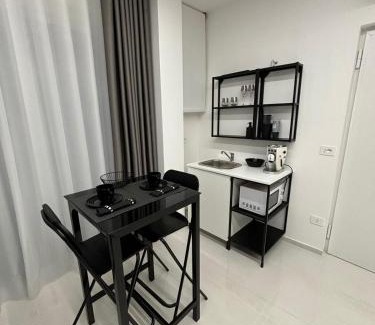 Stornara House | White Luxury Suite