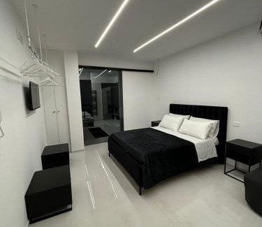Stornara House | White Luxury Suite