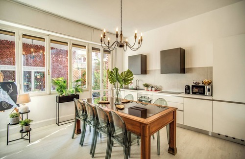 Pisa City Centre Apartment | White Mirror Apartment