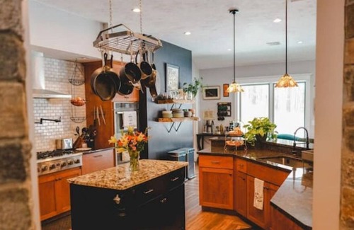 Center Conway House | White Mountain Mansion -Secluded property, PETS OK, THEATRE ROOM, GAME ROOM, GYM