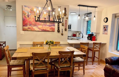 Bartlett House | White Mountain Oasis at Attitash - Ski on/off - Attitash Mtn Village Townhouse