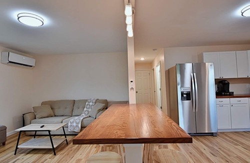 Berlin House | White Mountain Renovated Getaway