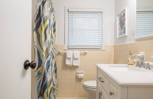 Valdosta Cottage | White Oak Manor - 4 Beds, 2 Baths, Pet Friendly House in Valdosta