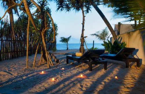 Dambulla Villa | White parrot beach villa