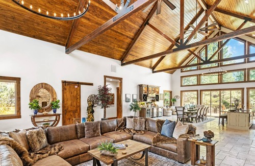 Meadowbrook Estates House | White Pine Lodge By Destination Big Bear: Luxury Single Story Ranch Style! Pickleball Court! Theater! Game Room! Spa! Beautiful Meadowbrook Estates Location! Fire Pit!